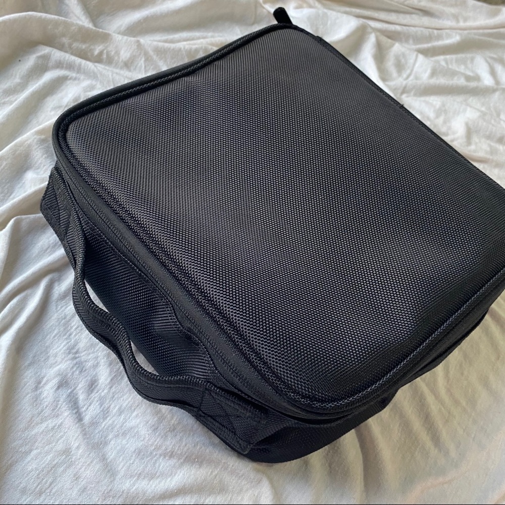 Makeup Storage Traveling Case - image 1